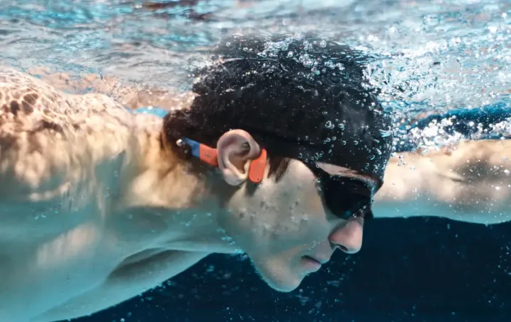 Guida all'acquisto: i migliori auricolari per nuotare in piscina