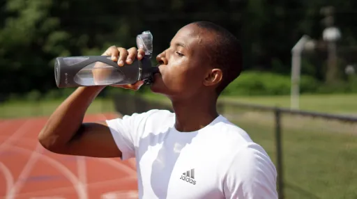 Hydratation en trail / running par forte chaleur : comment éviter la surchauffe ?