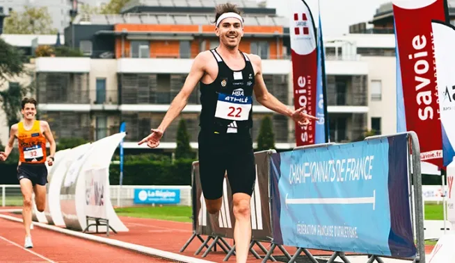 Simon Bédard champion de France du 10 000 mètres à Aix-les-Bains