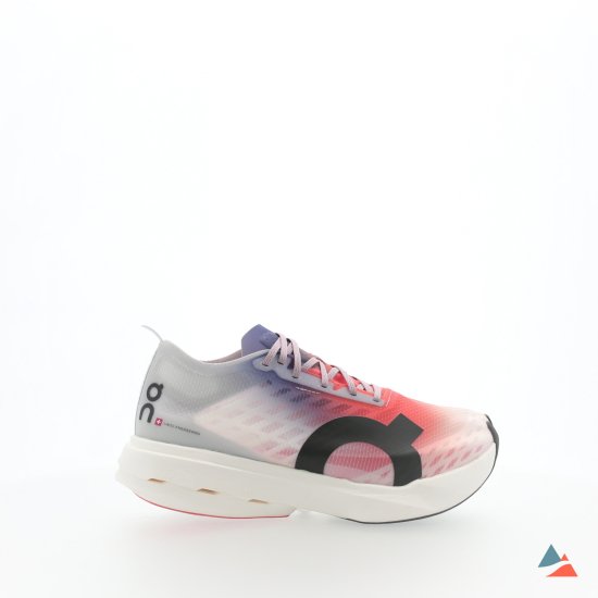 ON - CLOUDBOOM STRIKE FEMME