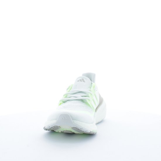 ADIDAS - ULTRABOOST LIGHT FEMME