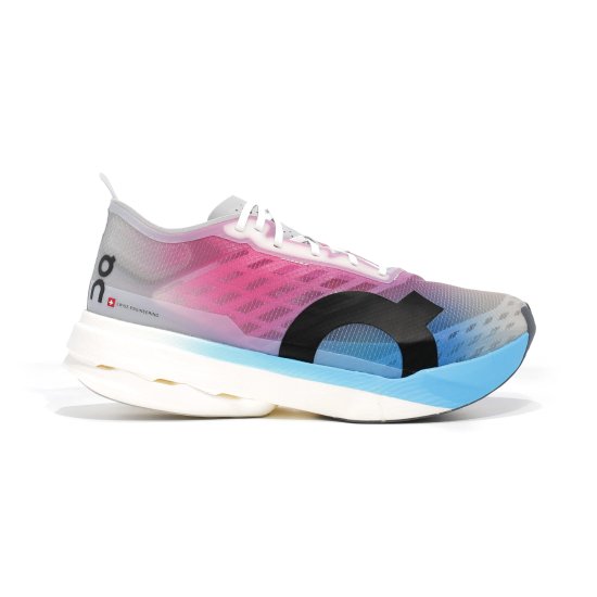 ON - CLOUDBOOM STRIKE FEMME