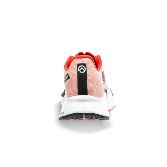 THE NORTH FACE - SUMMIT VECTIV PRO 3
