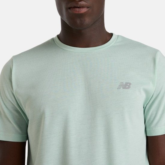 NEW BALANCE - T-Shirt Sport Essentials Heathertech uomo