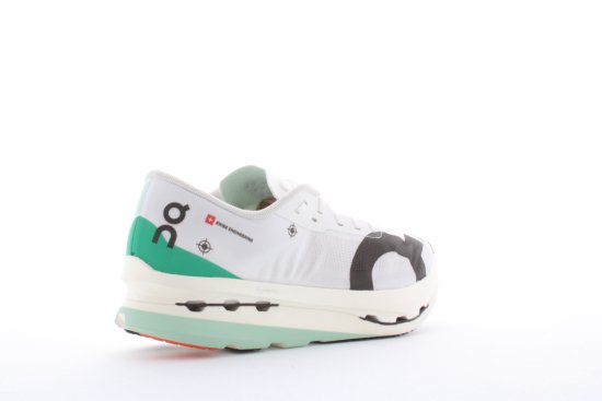 ON - CLOUDBOOM ECHO 3 FEMME