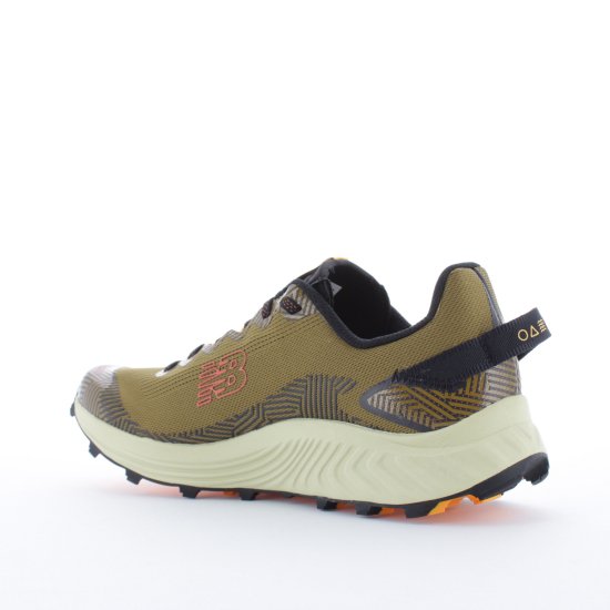 NEW BALANCE - FUELCELL SUMMIT UNKNOWN V4 HOMME