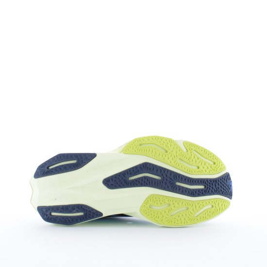 NEW BALANCE - FUELCELL REBEL V4 FEMME