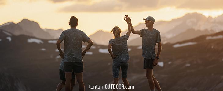 Courir au coucher de soleil